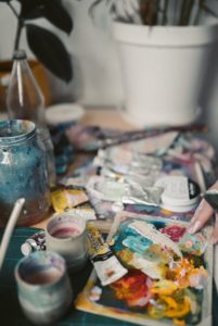 picture of artist paints